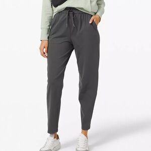Lululemon stretch high rise pant (7/8 length), size 4 in navy blue